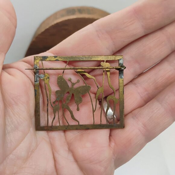 Vintage Rectangular Brass Panel Butterfly & Flower Cat Tails Brooch Pin - Picture 4 of 4